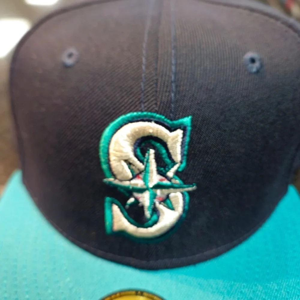 SEATTLE MANNERS FITTED CAP SZ 8